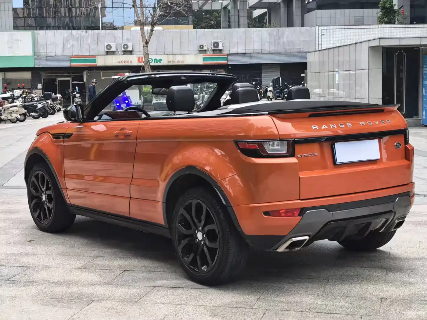 Land Rover Range Rover Evoque (Import) 2017 2.0T Convertible фото 15