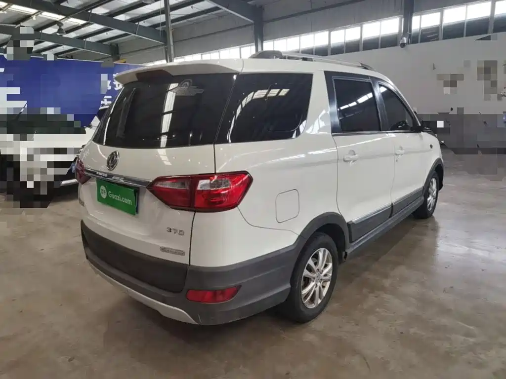 Dongfeng Fengguang Fengguang 370 2017 2016 1.5L Manual Luxury SFG15-05 7-Seat