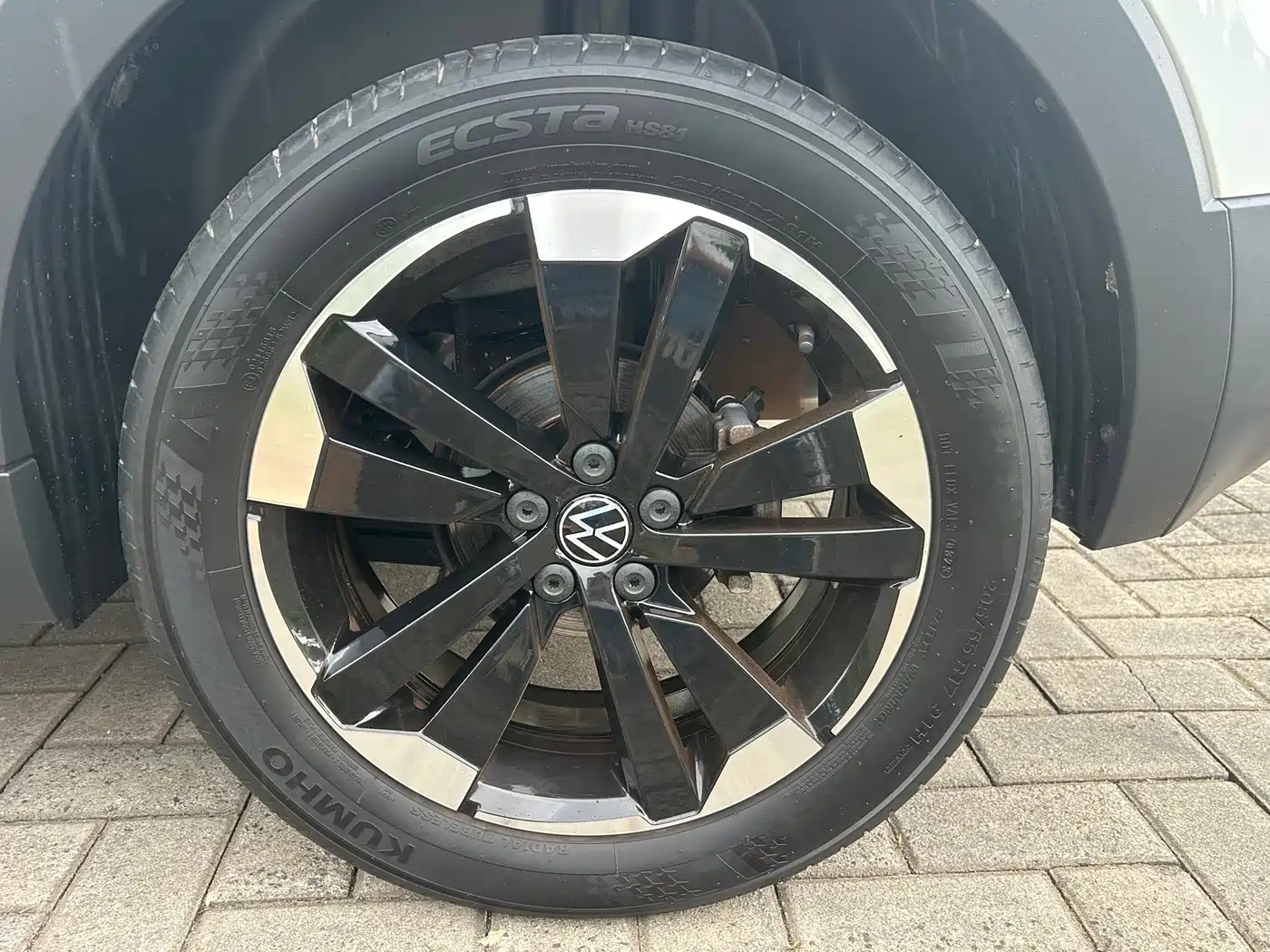 VOLKSWAGEN EXPLORING THE SHADOW