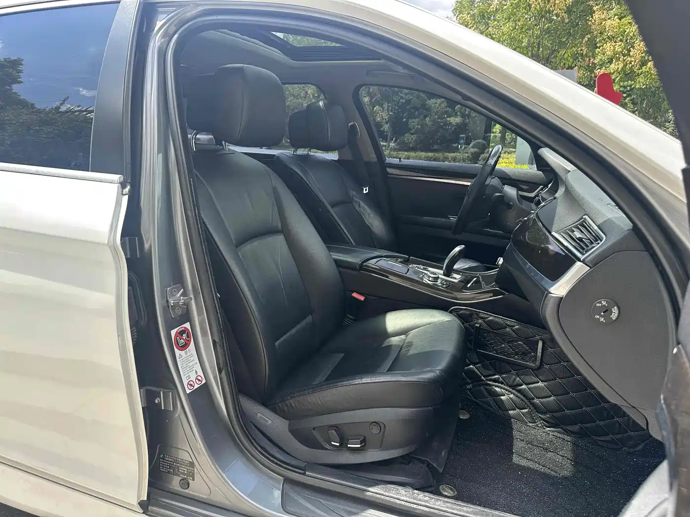 BMW 5 Series 2011 523Li Luxury фото 14