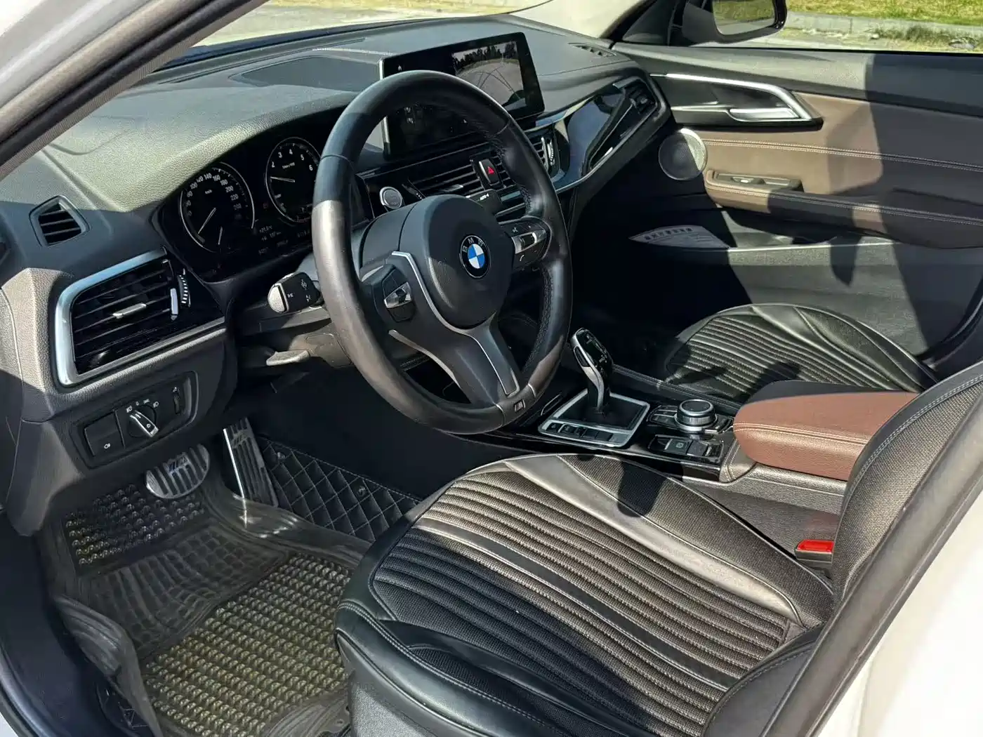 BMW 1 Series 2021 Facelift 120i M Sport Shadow Edition фото 14