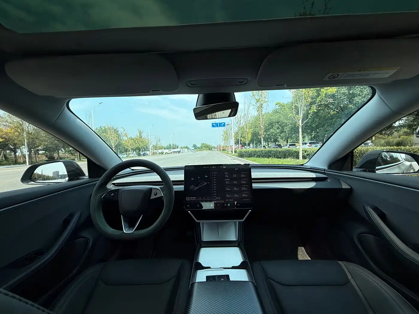 Фото 8 - Tesla Model 3