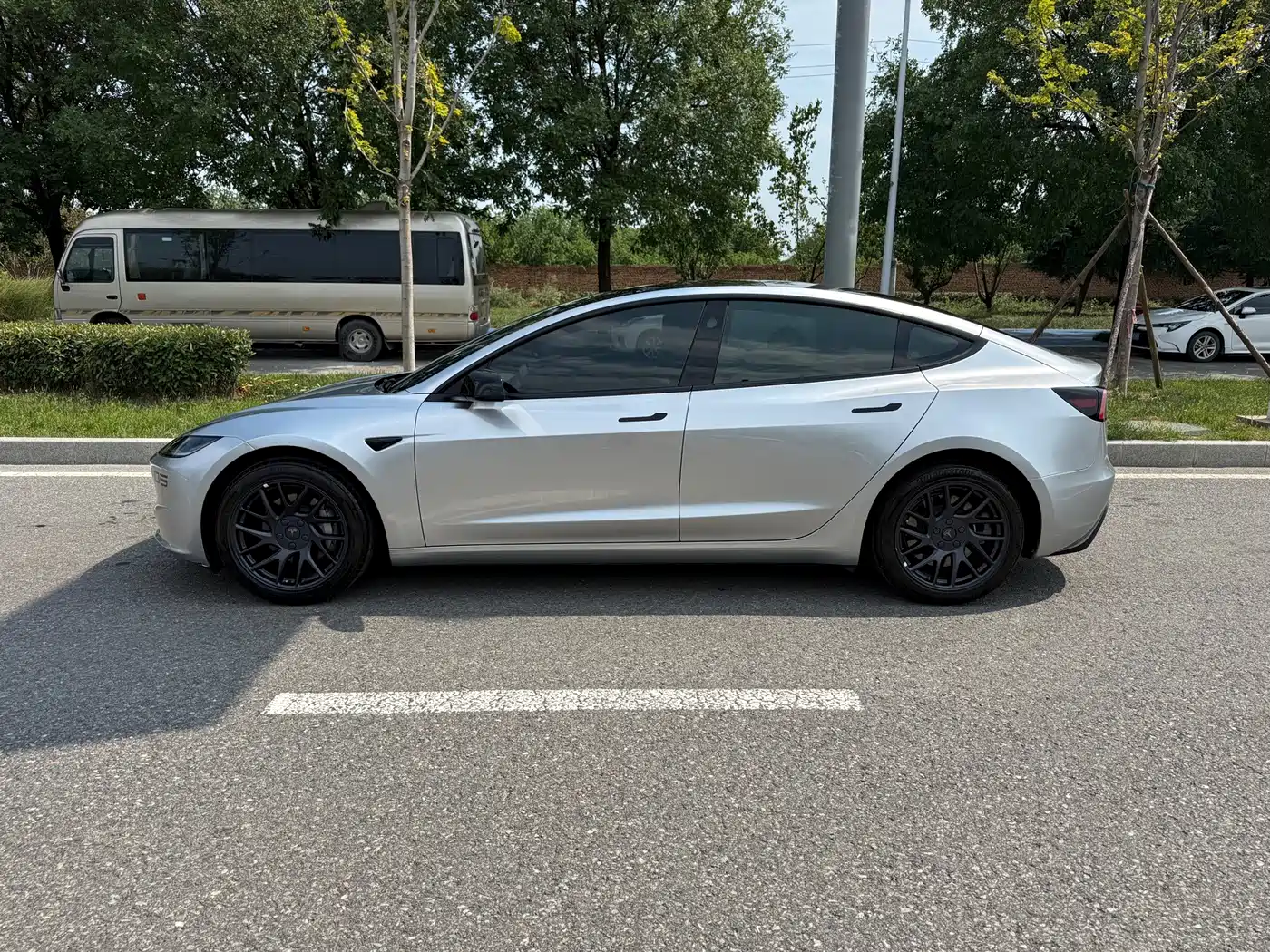 Фото 16 - Tesla Model 3