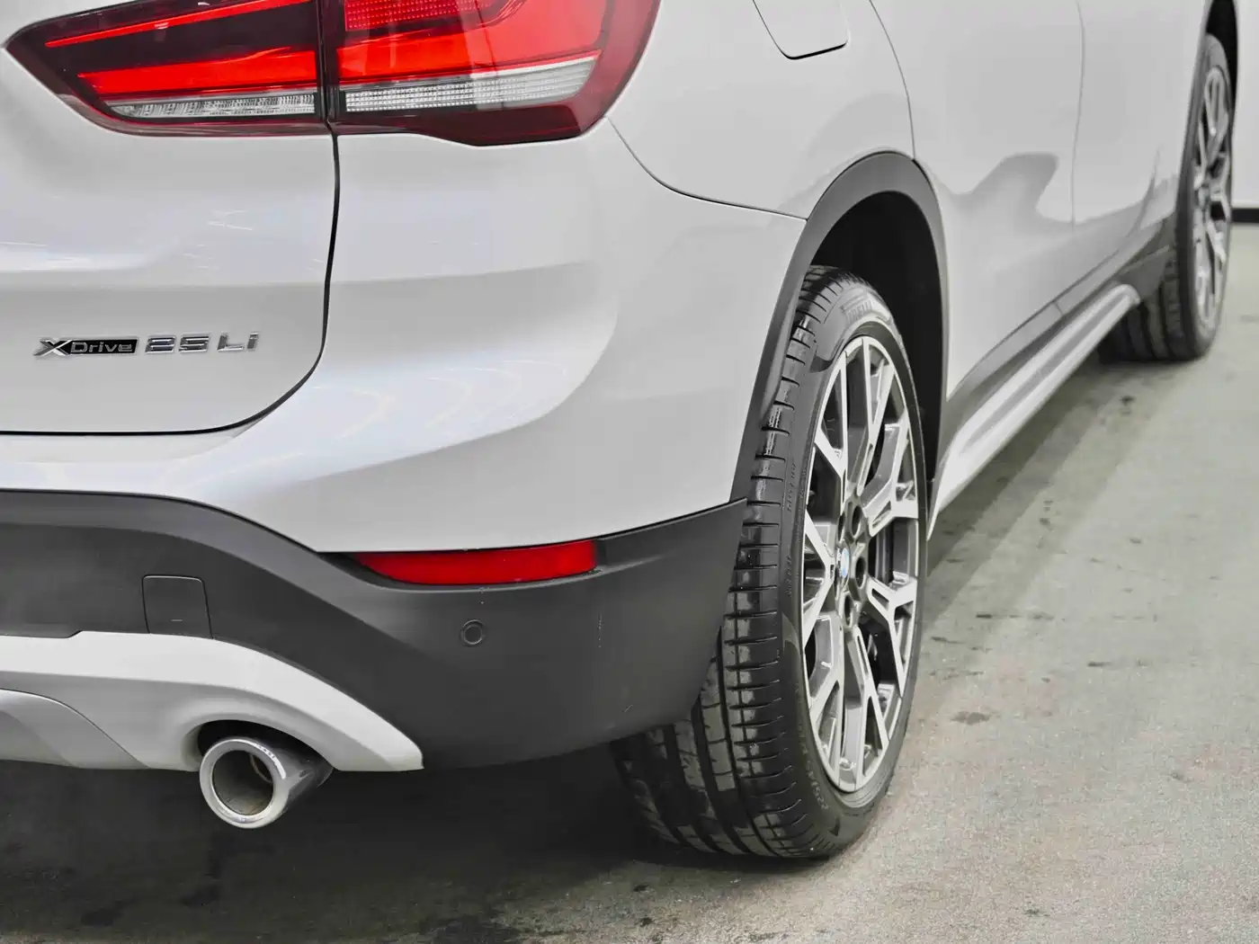 BMW X1 2022 xDrive25Li Premium фото 5