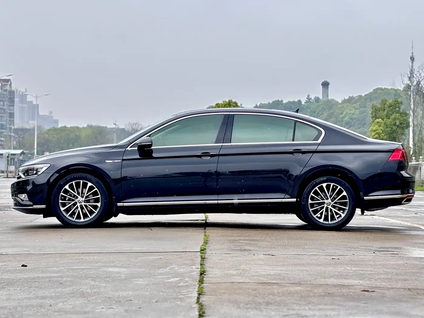 Volkswagen Magotan 2021 330TSI DSG 30th Anniversary Edition фото 4