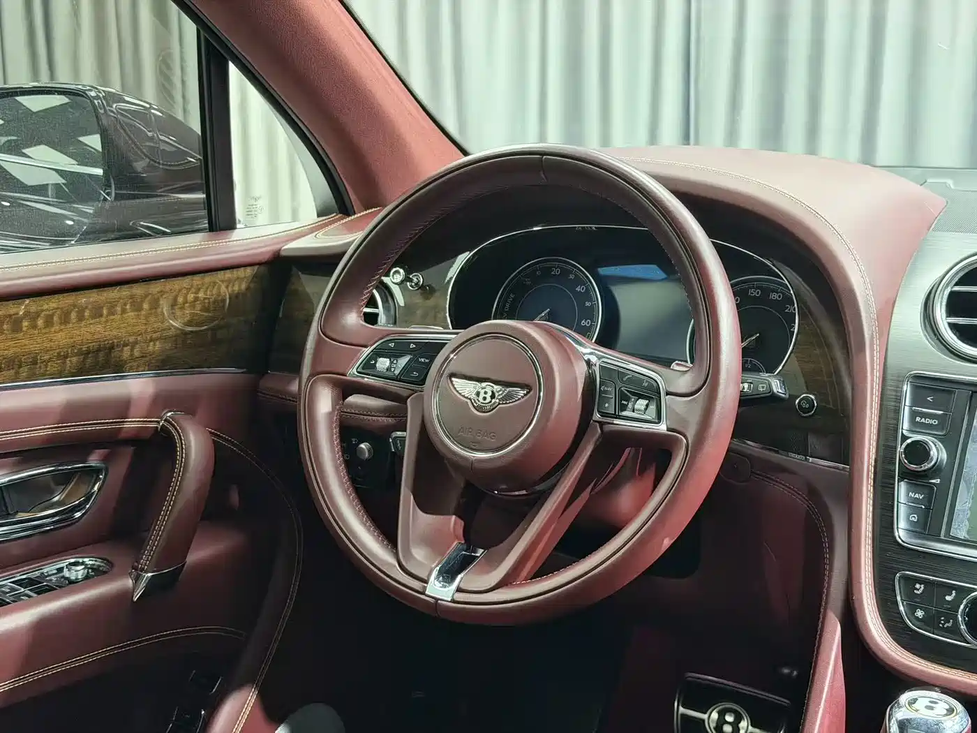 BENTLEY TIMYUE PLUG IN HYBRID