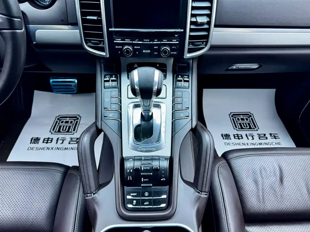 Porsche Cayenne 2011 Cayenne Turbo 4.8T фото 15