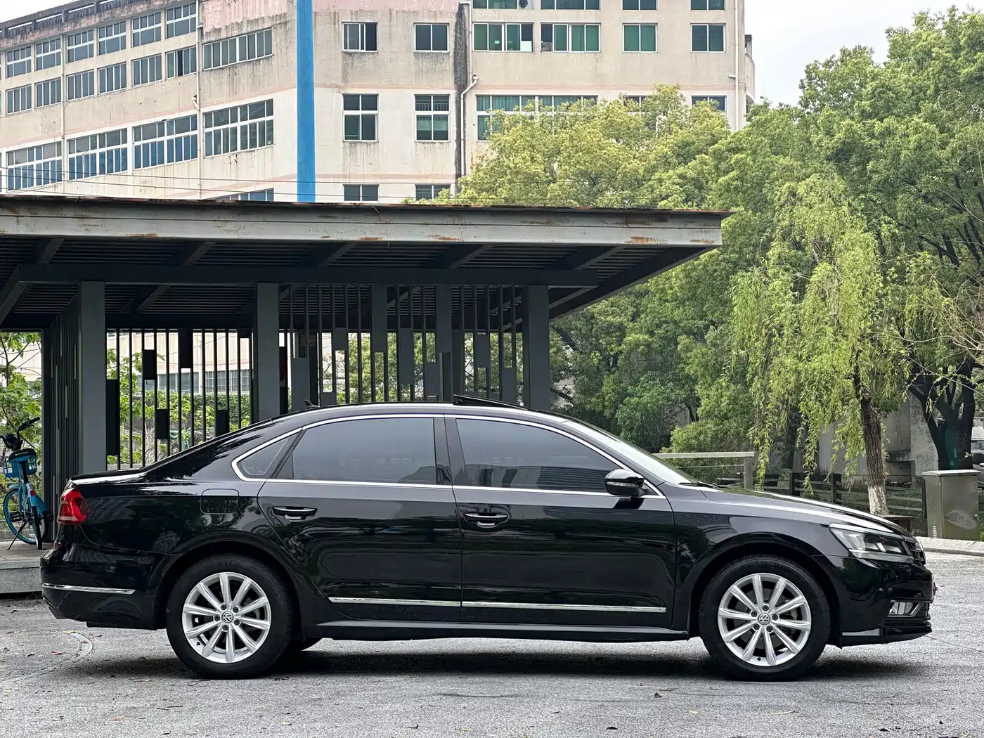Volkswagen Passat 2017 330TSI DSG Prestige фото 8