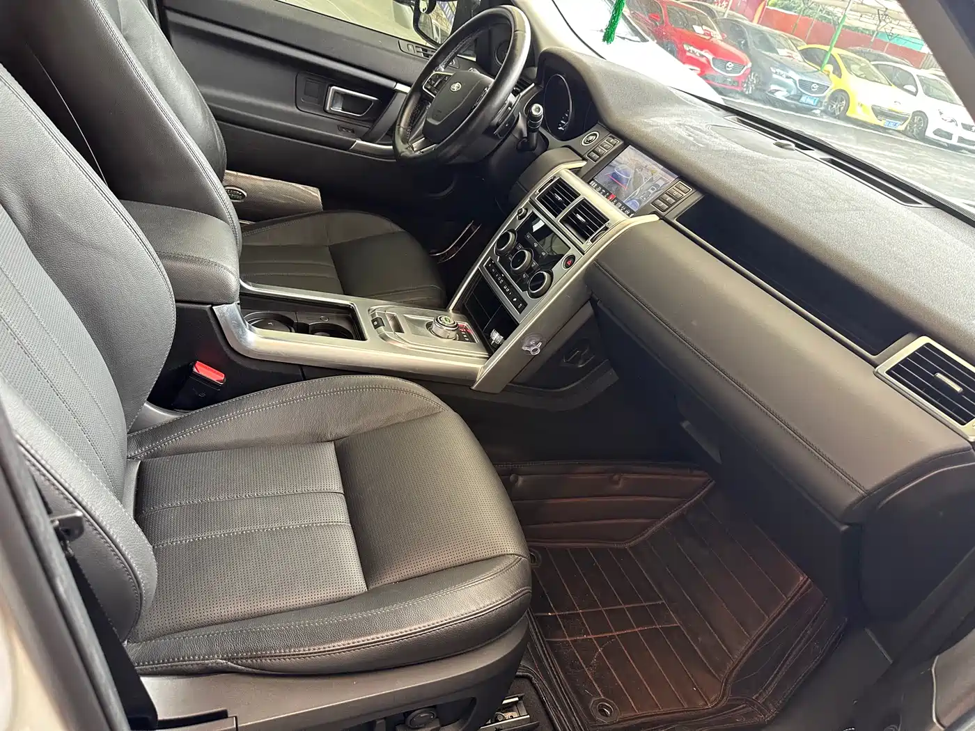 Land Rover Discovery Sport 2016 2.0T SE фото 4