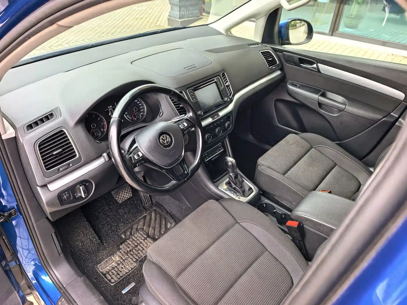 Volkswagen Sharan 2017 2016 380TSI Comfort 7-seater