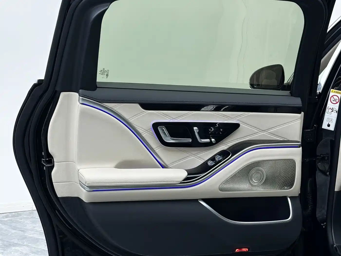 Mercedes-Benz Maybach S-Class 2025 Model S 480 4MATIC фото 25
