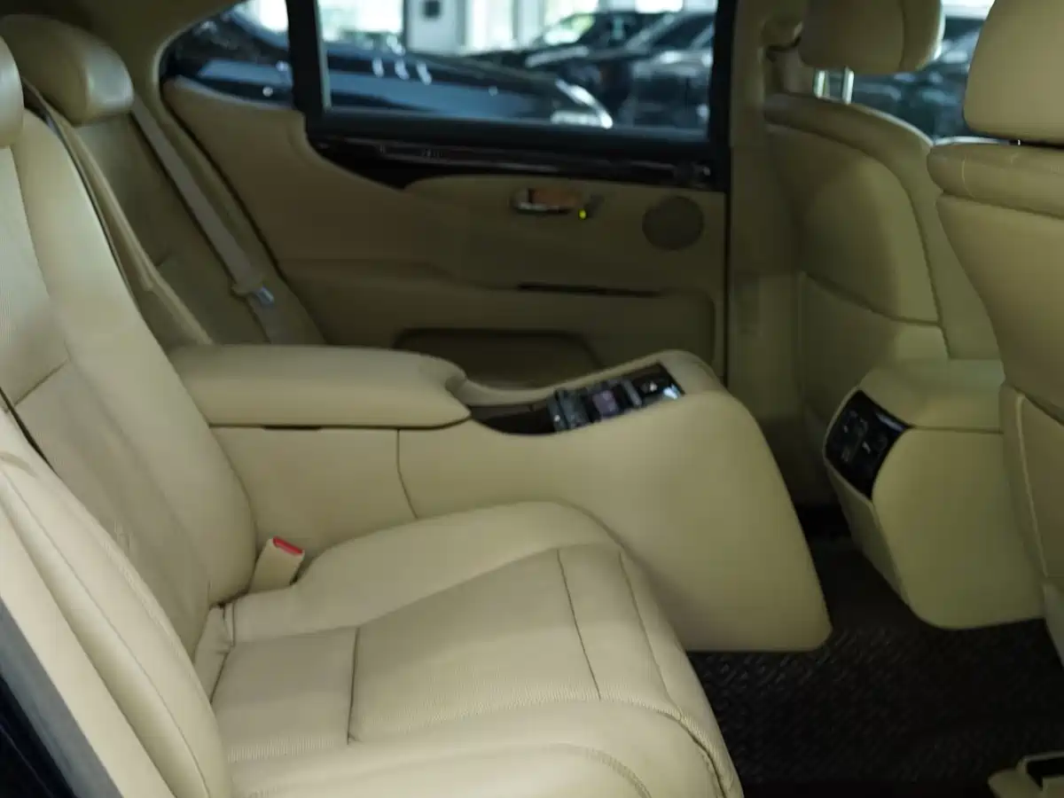 Lexus LS 2007 2006 460L Premium Edition