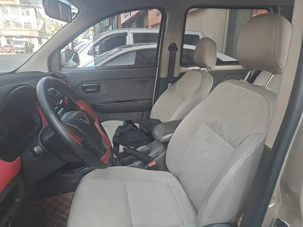 Wuling Motors Wuling Rongguang V 2017 2016 1.5L Standard