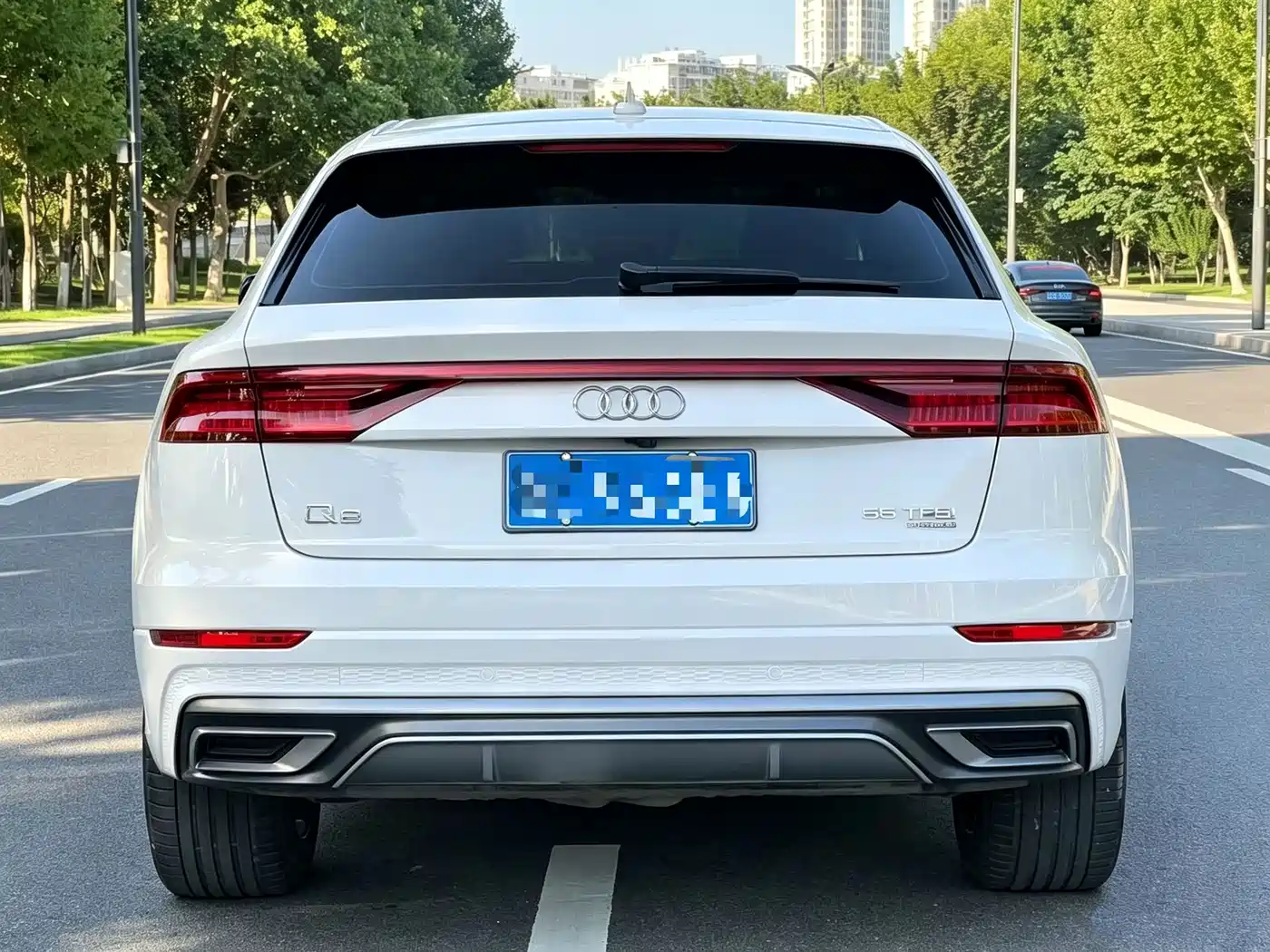 Photo 8 - Audi Q8