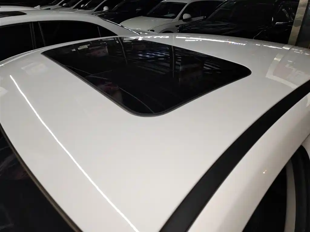 Hyundai Elantra 2023 Model 1.5L CVT LUX Premium Edition фото 27