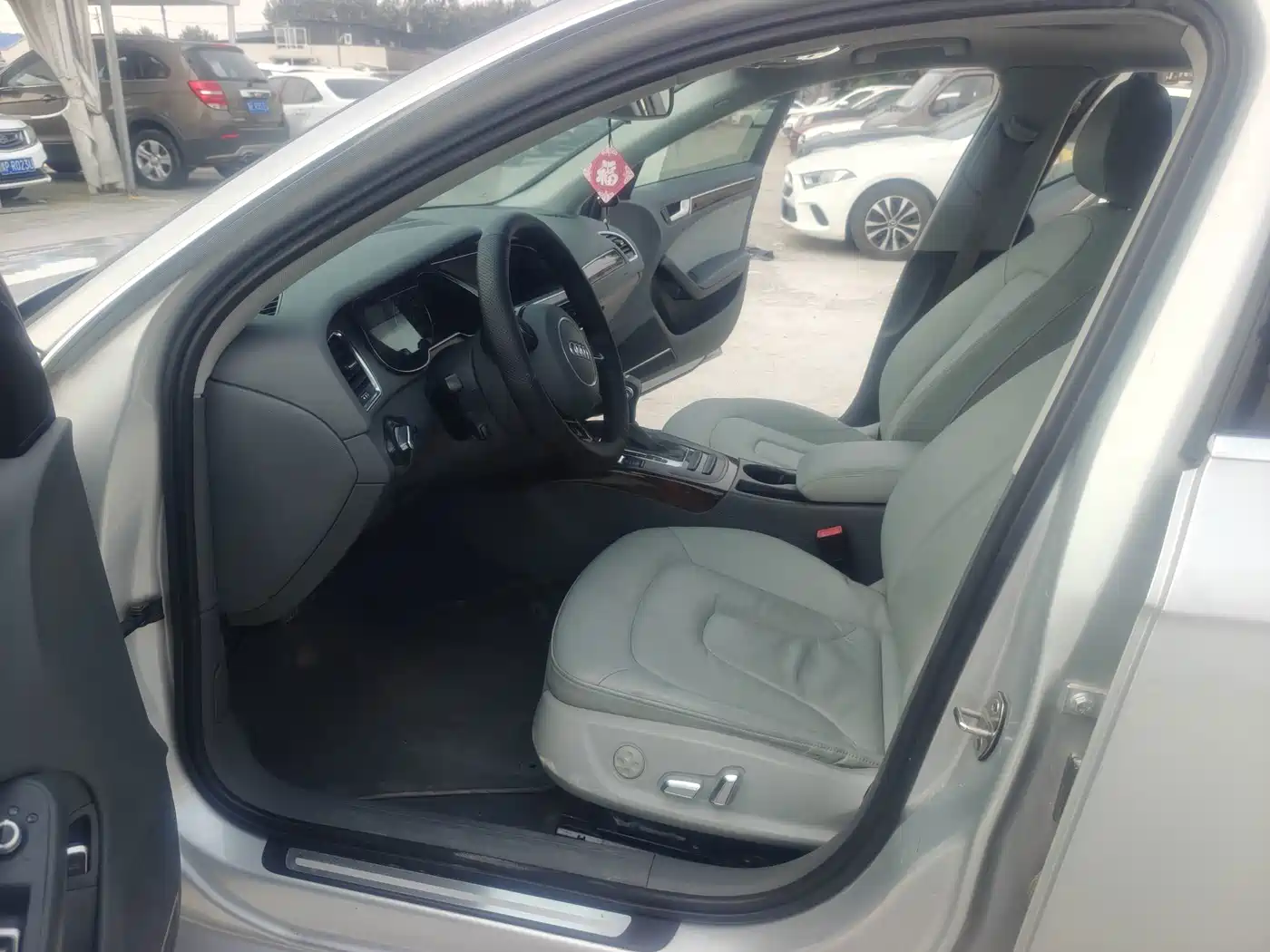 Фото 9 - Audi A4L