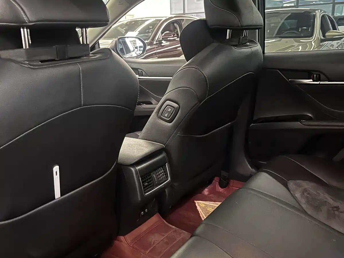Toyota Camry 2021 2.0S Sporty Edition фото 10