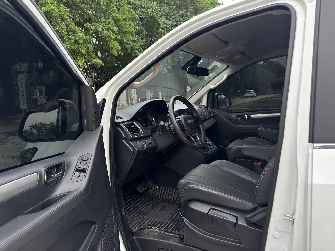 SAIC Maxus Maxus G20 2023 ES 2.0T Gasoline Automatic Value Touring Edition фото 4