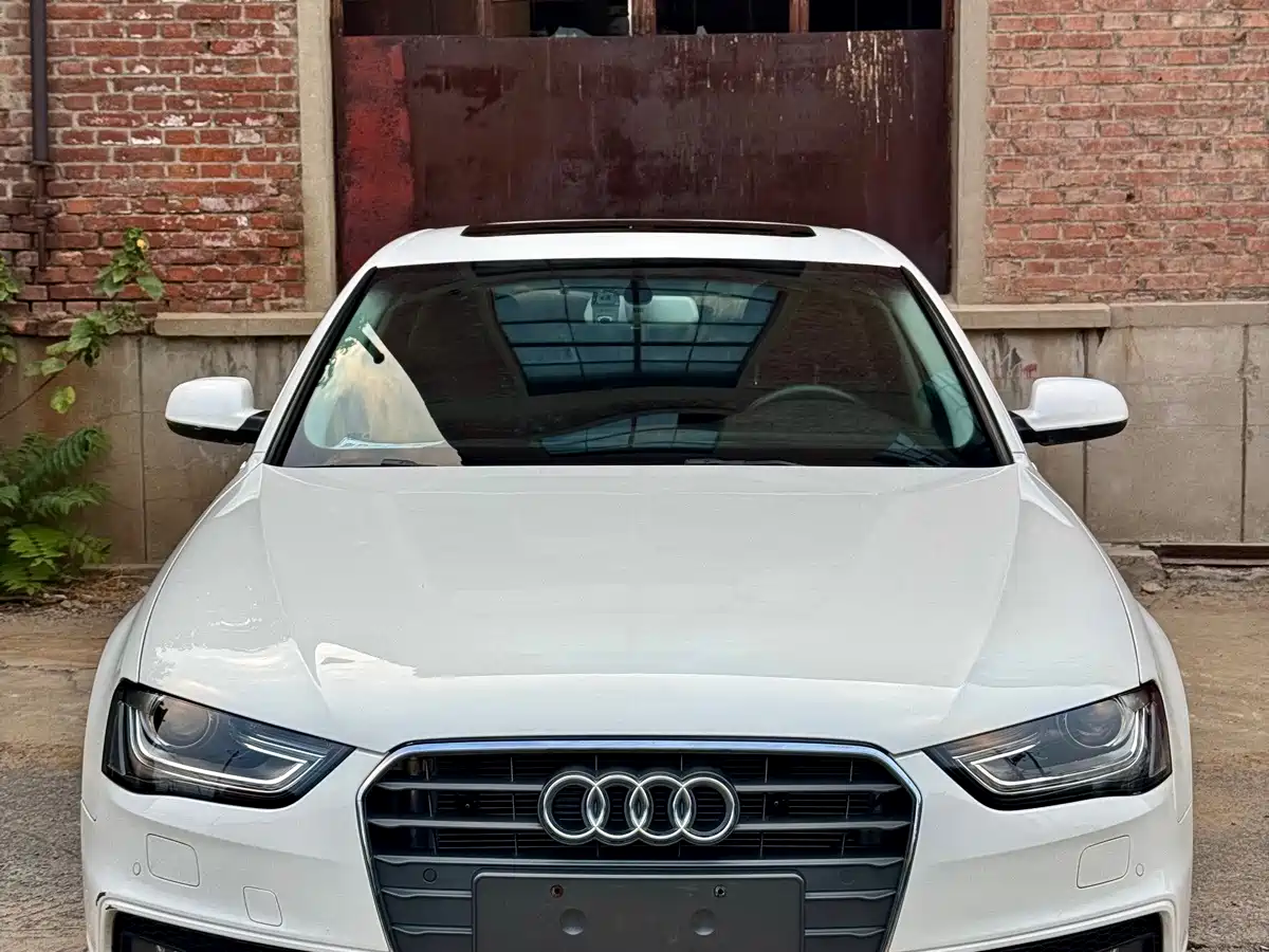 Photo 2 - Audi A4L