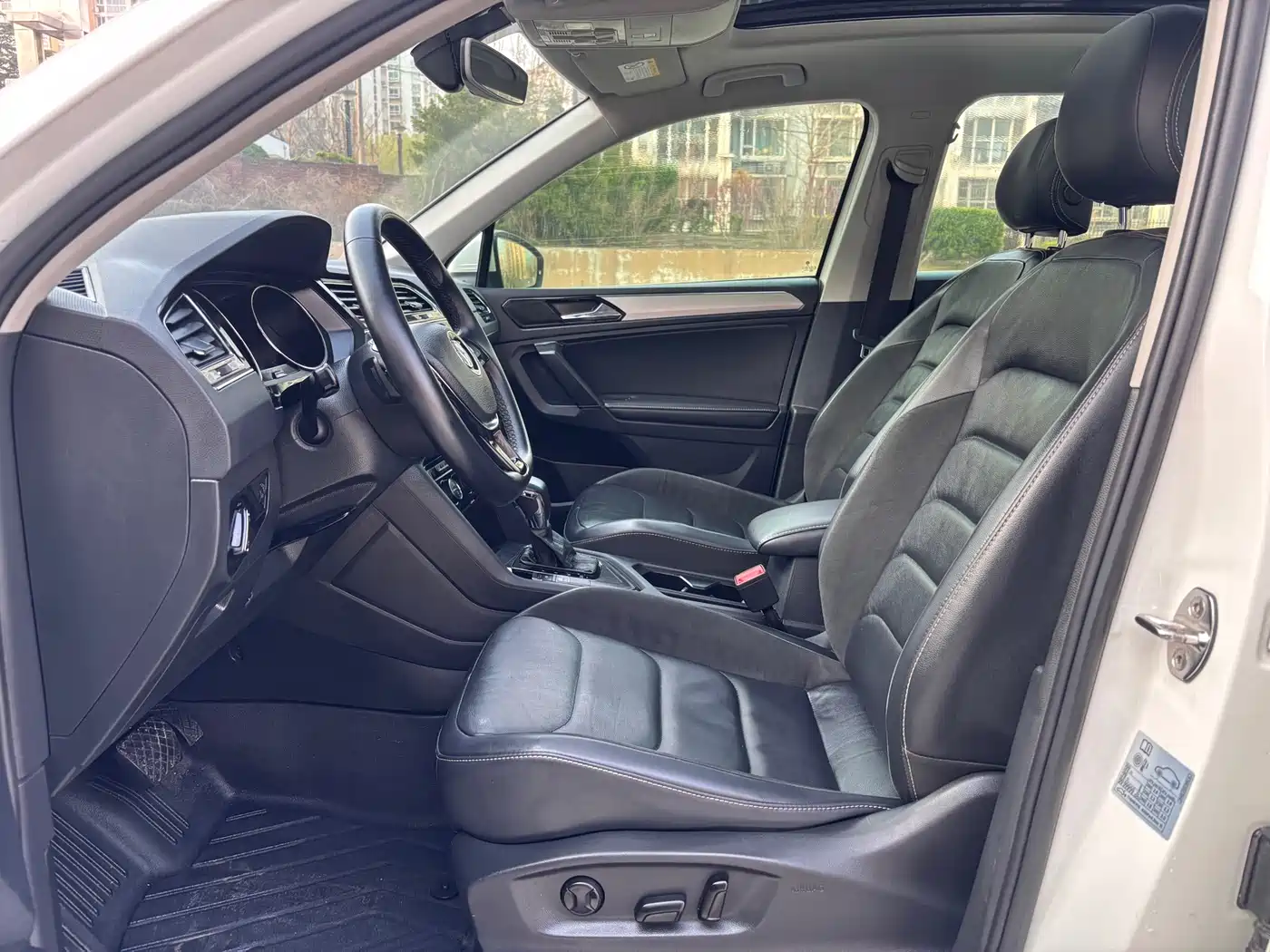 Volkswagen Tiguan L 2018 330TSI Automatic 2WD Luxury Edition фото 11