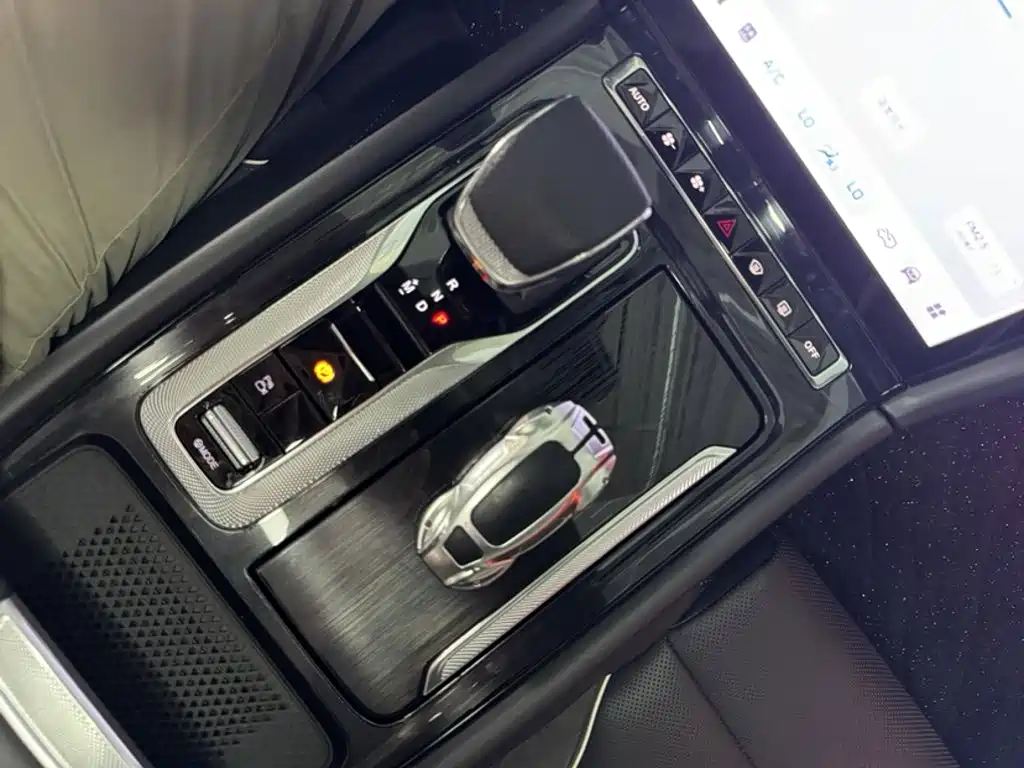 Hongqi H6 2023 2023 2.0T Premium Edition