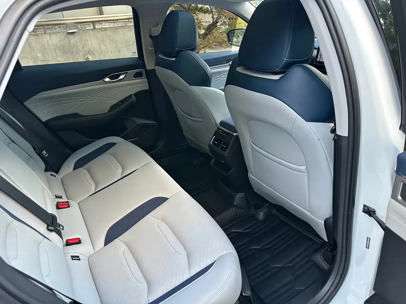 Фото 7 - Geely Preface