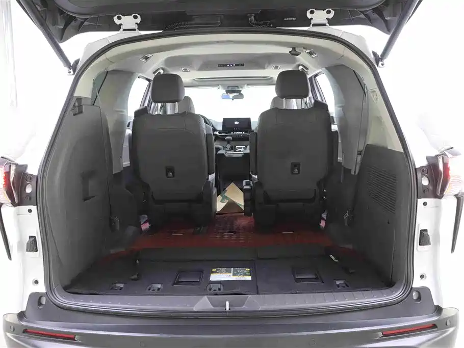 Toyota Granvia 2024 2.5L Hybrid Comfort фото 28