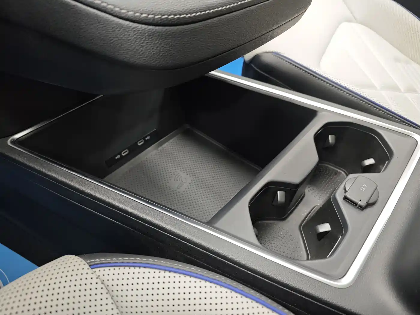 Volkswagen Talagon 2025 450TSI R-Line 6-Seater фото 17
