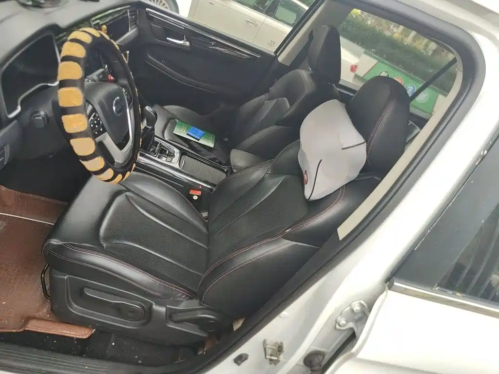 SWM Motor SWM G05 2019 2019 2.0L Manual Luxury Model