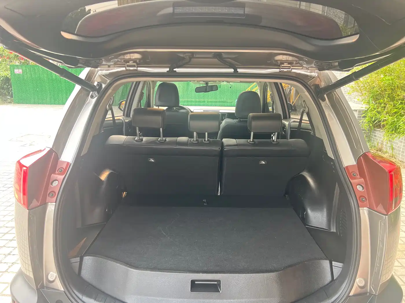 Toyota RAV4 Rongfang 2015 2.5L Automatic 4WD Luxury Edition фото 22