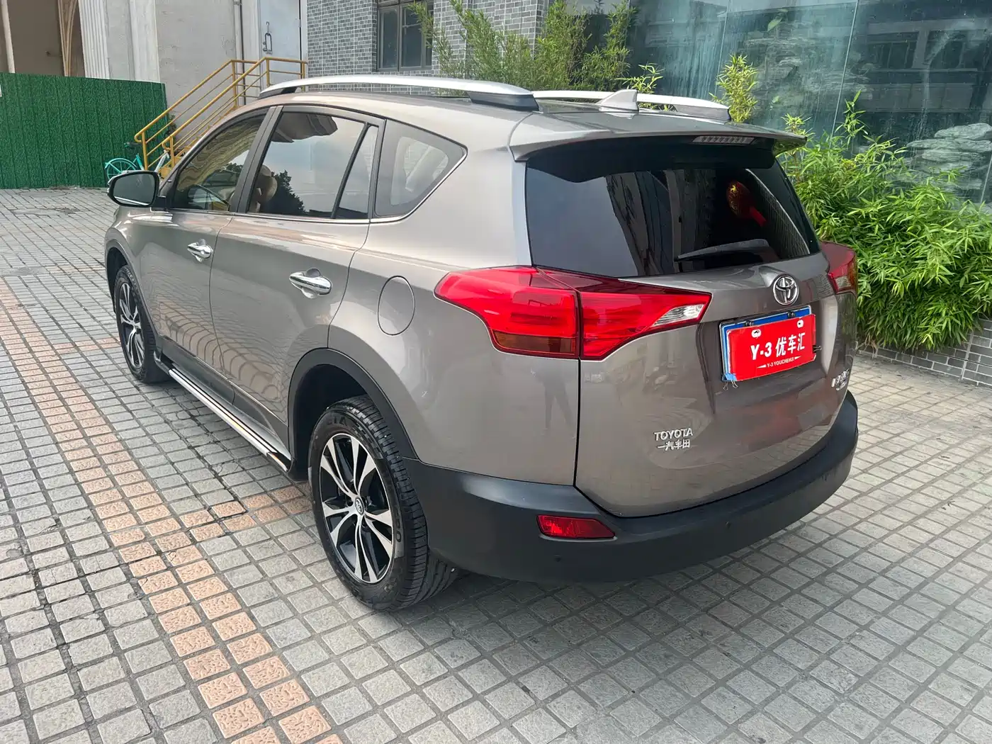 Toyota RAV4 Rongfang 2015 2.5L Automatic 4WD Luxury Edition фото 25