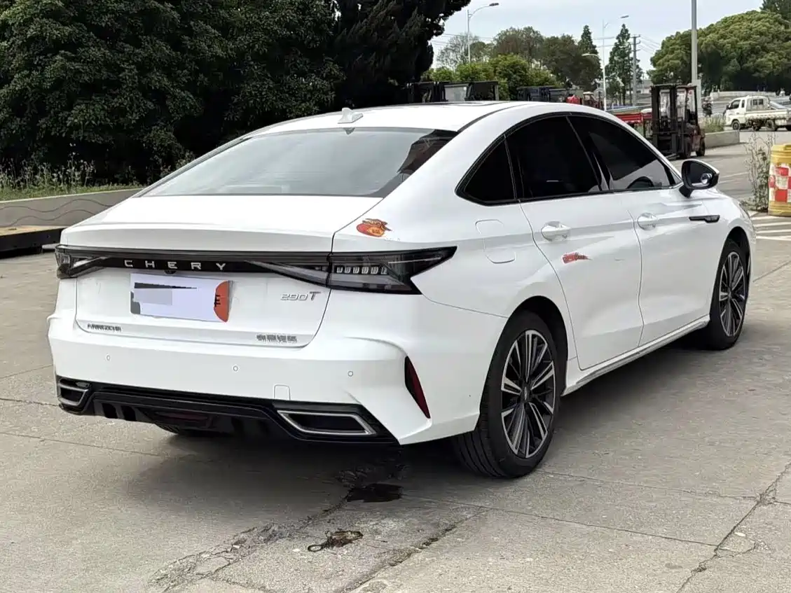 CHERY ARRIZO 8