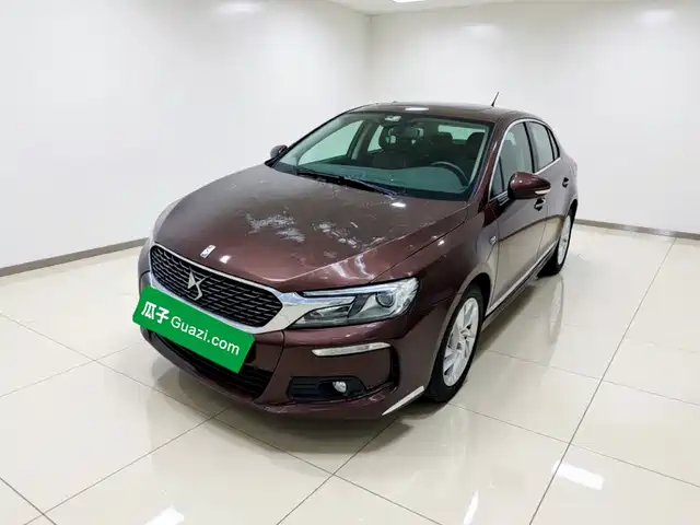 DS DS 5LS 2018 30THP Fashion Edition