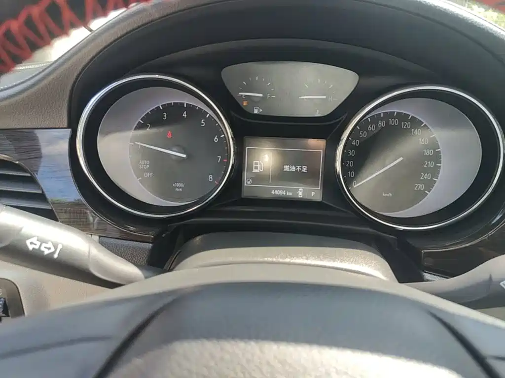Фото 12 - Buick Verano