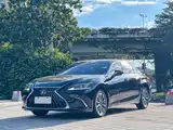 Фото 1 - Lexus ES