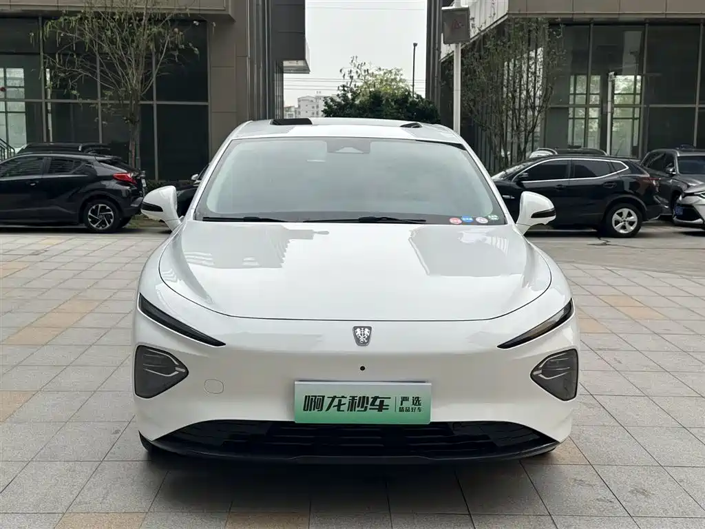 ROEWE D7