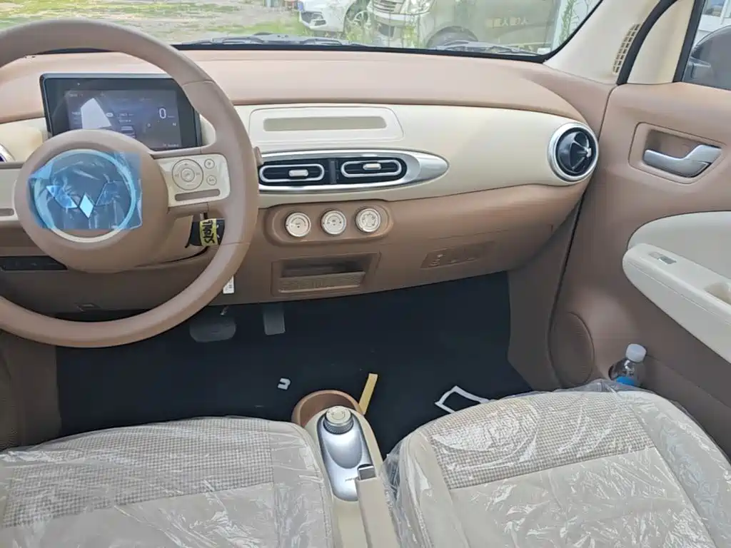 Wuling Motors Hongguang MINIEV 2026 2025 4-Door Advanced