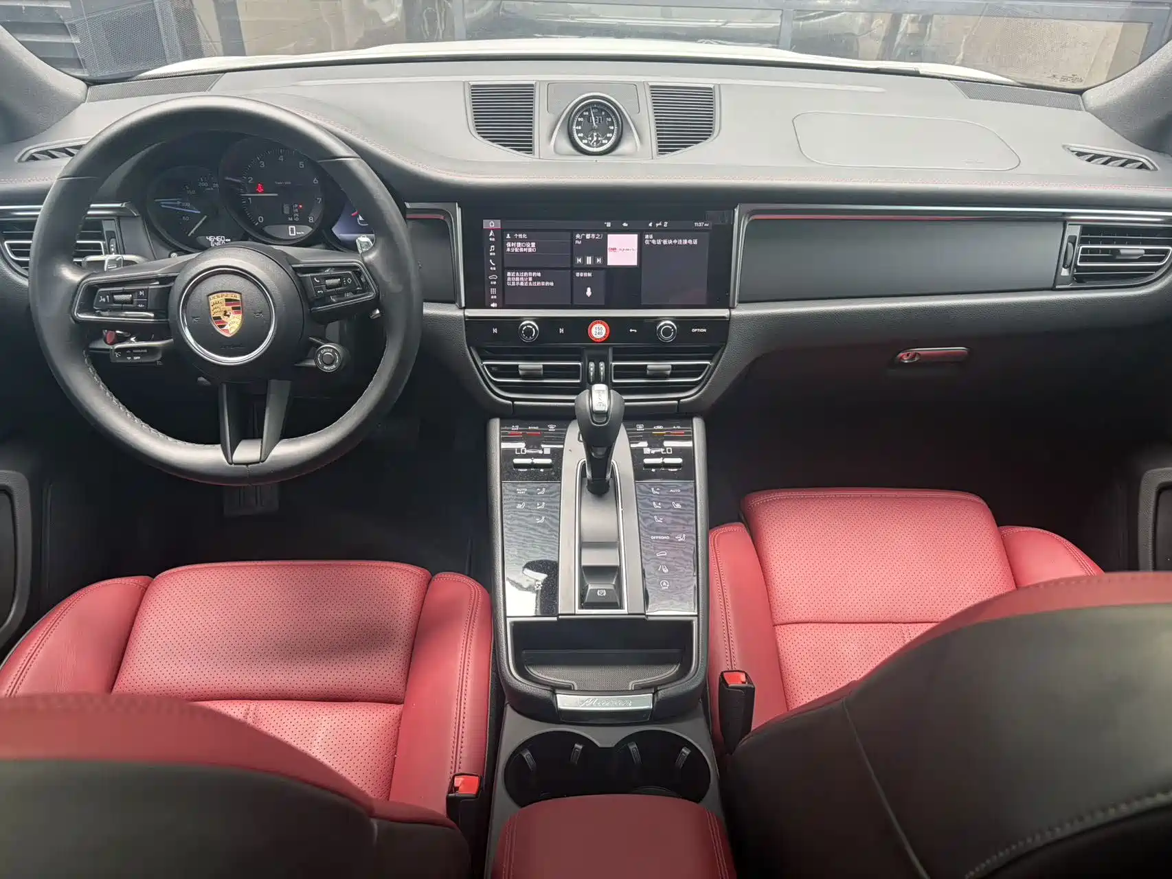 Фото 10 - Porsche Macan