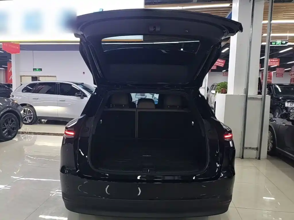 Li Auto i6 2026 2025 2WD Base Model
