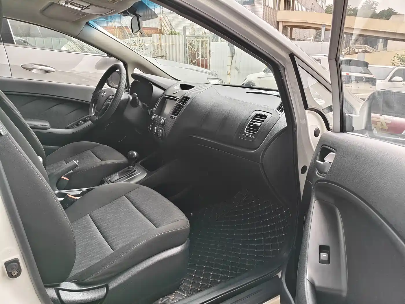 Kia K3S 2014 2014 1.6L Automatic GLS