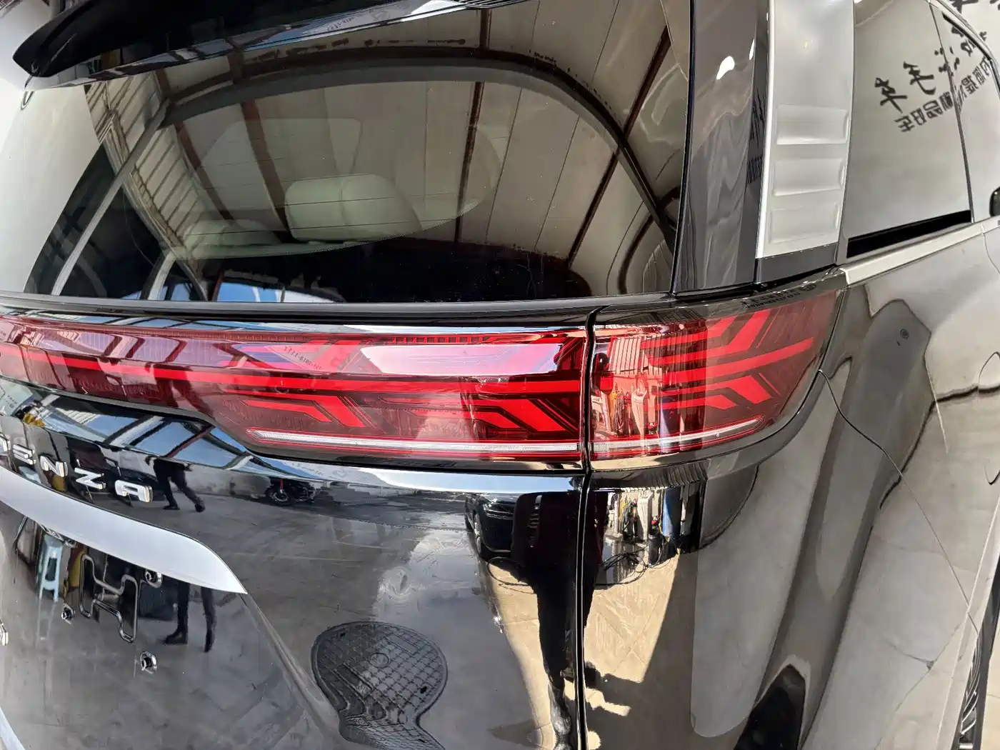 Denza D9 2025 2025 Model DM-i Smart Drive Edition 1020 AWD Flagship