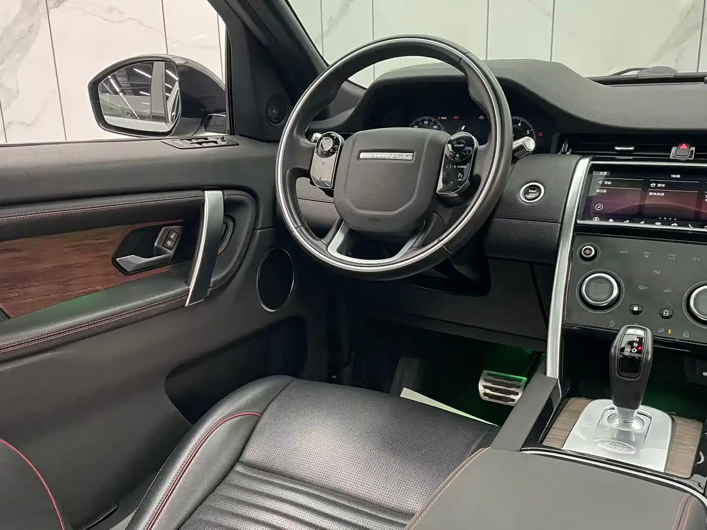 Land Rover Discovery Sport 2020 249PS R-Dynamic Performance фото 27