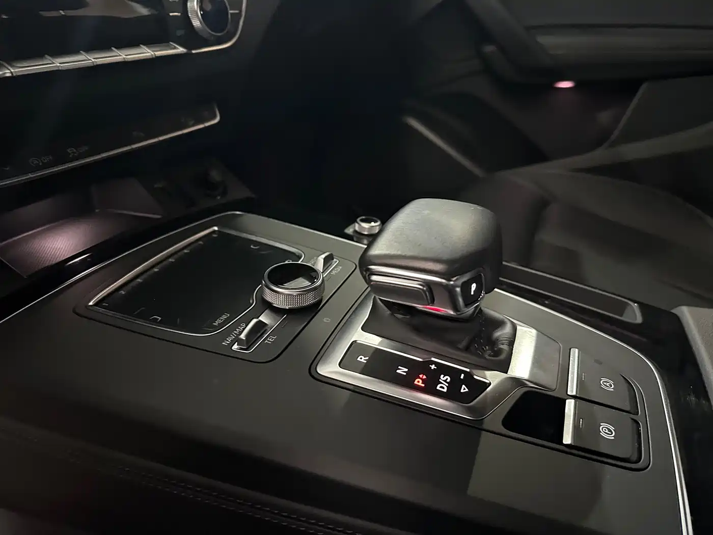 Audi Q5L 2020 Facelift 40 TFSI Honor Fashion фото 19