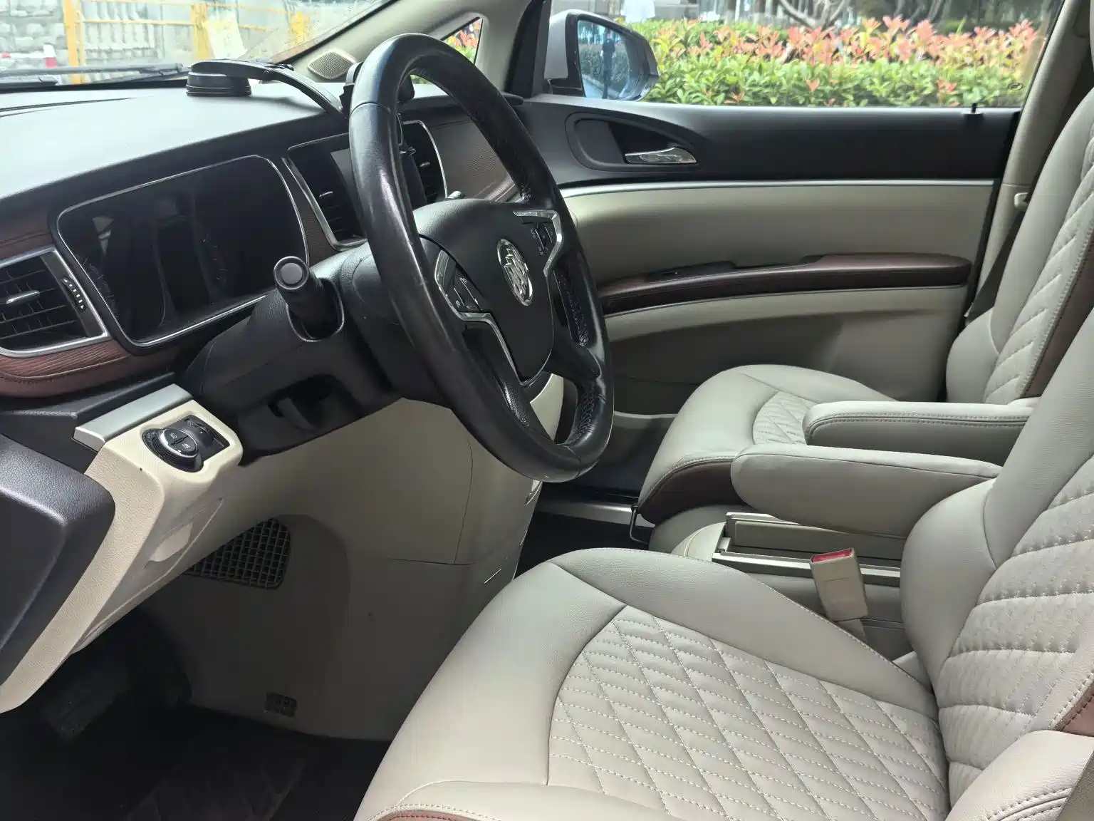 Фото 7 - Buick GL8