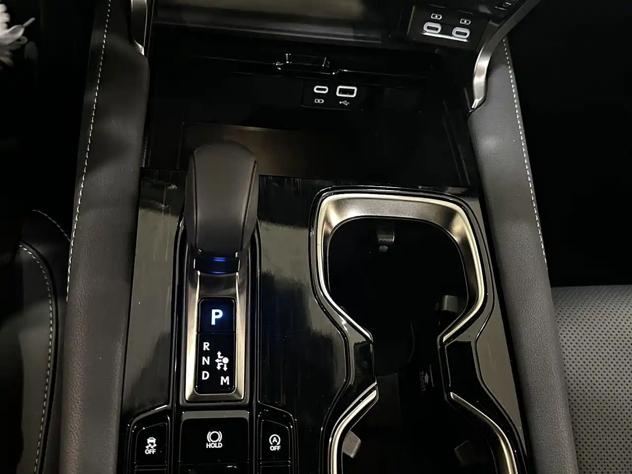 Photo 15 - Lexus RX