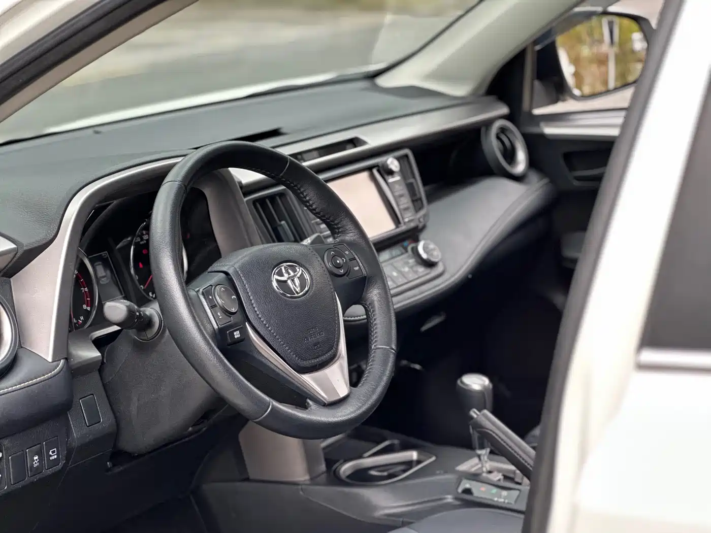 Toyota RAV4 Rongfang 2016 2.5L Automatic 4WD Elite фото 5
