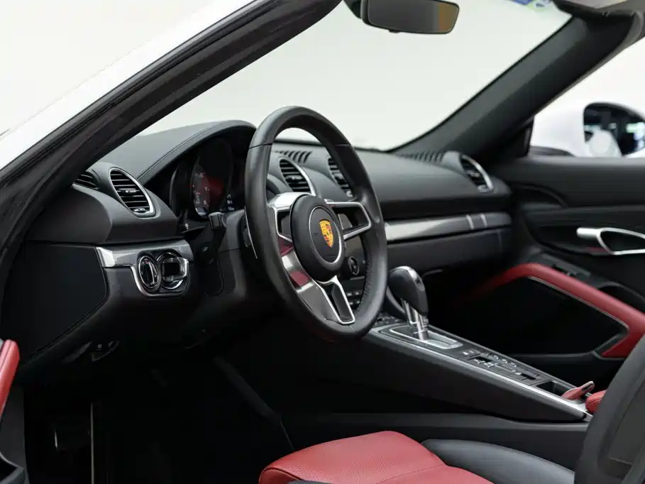 Photo 9 - Porsche 718