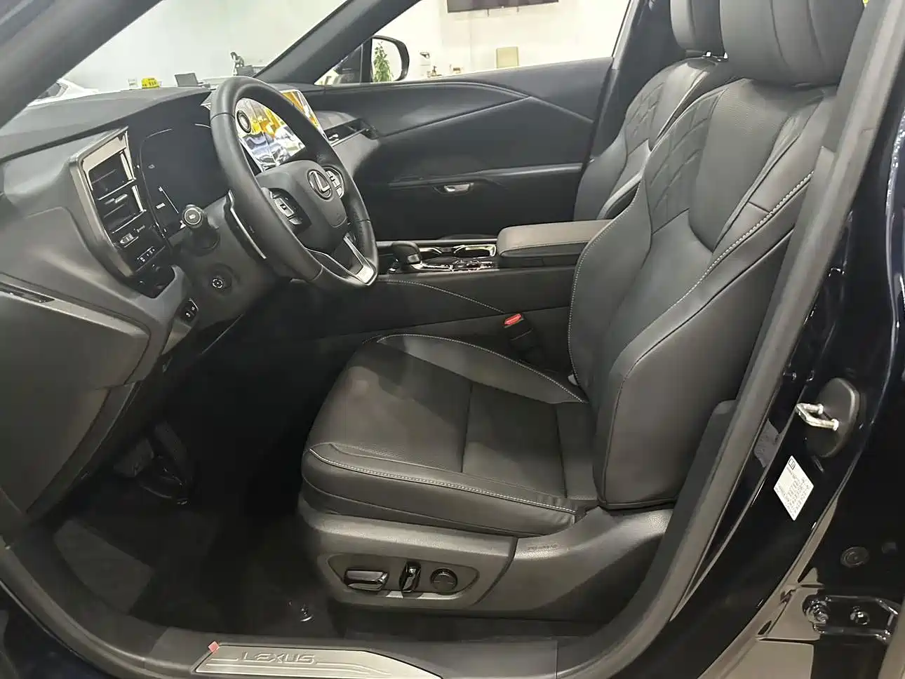 Lexus RX 2025 2025 300 4WD Premium Edition
