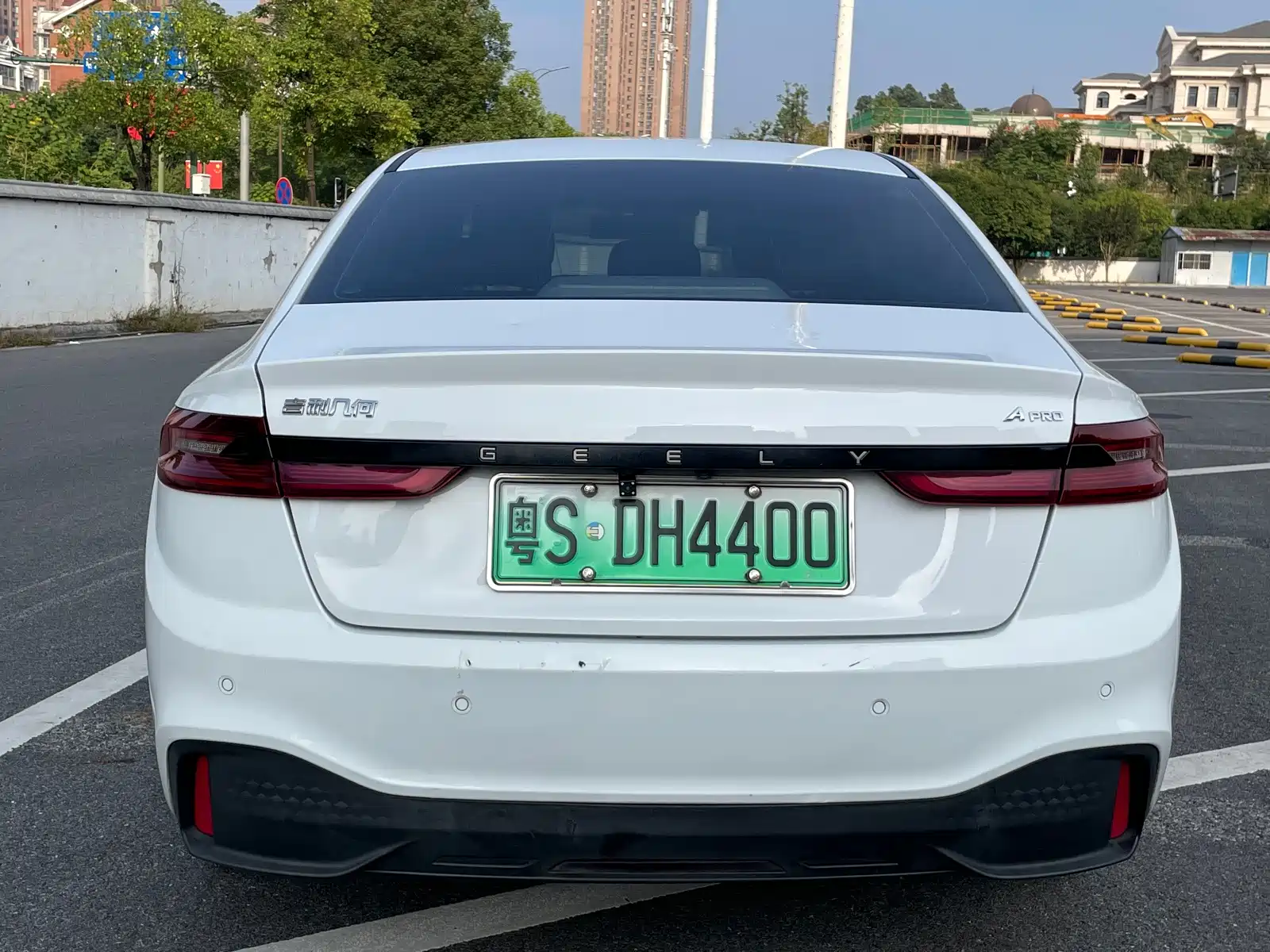Фото 4 - Geely Geometry A