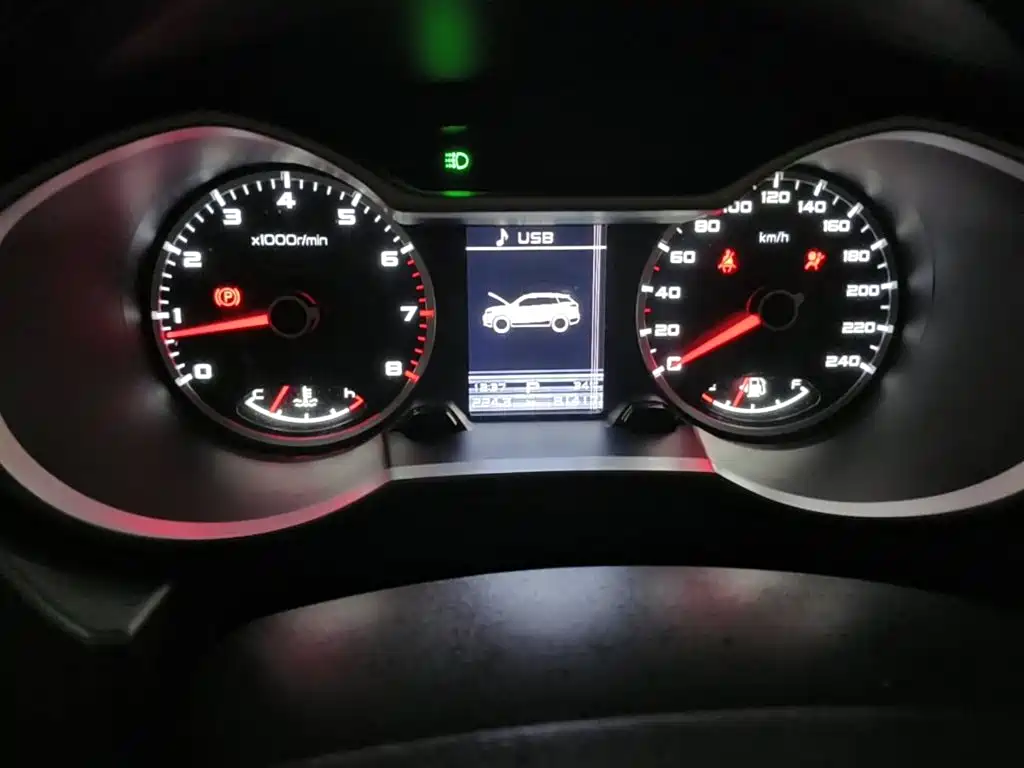Фото 4 - Geely Boyue